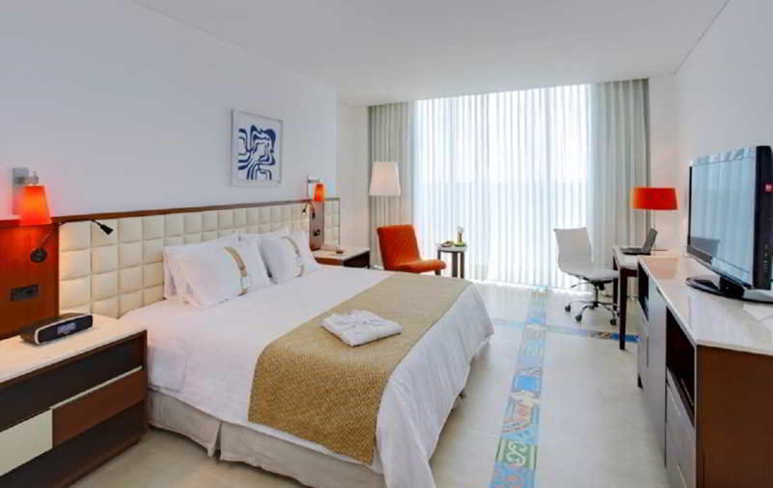 Holiday Inn Cartagena Morros By Ihg Exterior foto A room at the hotel