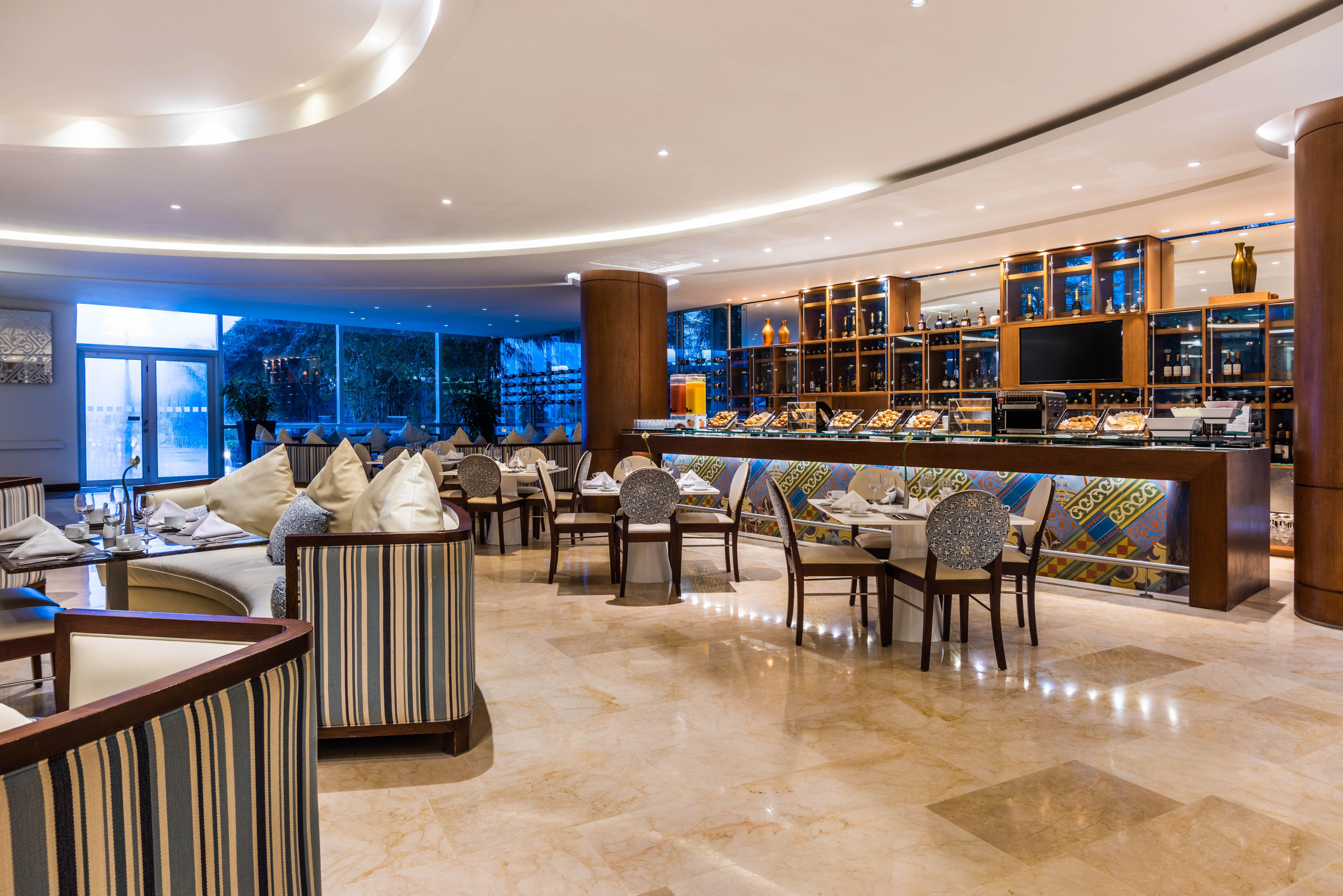 Holiday Inn Cartagena Morros By Ihg Exterior foto The restaurant