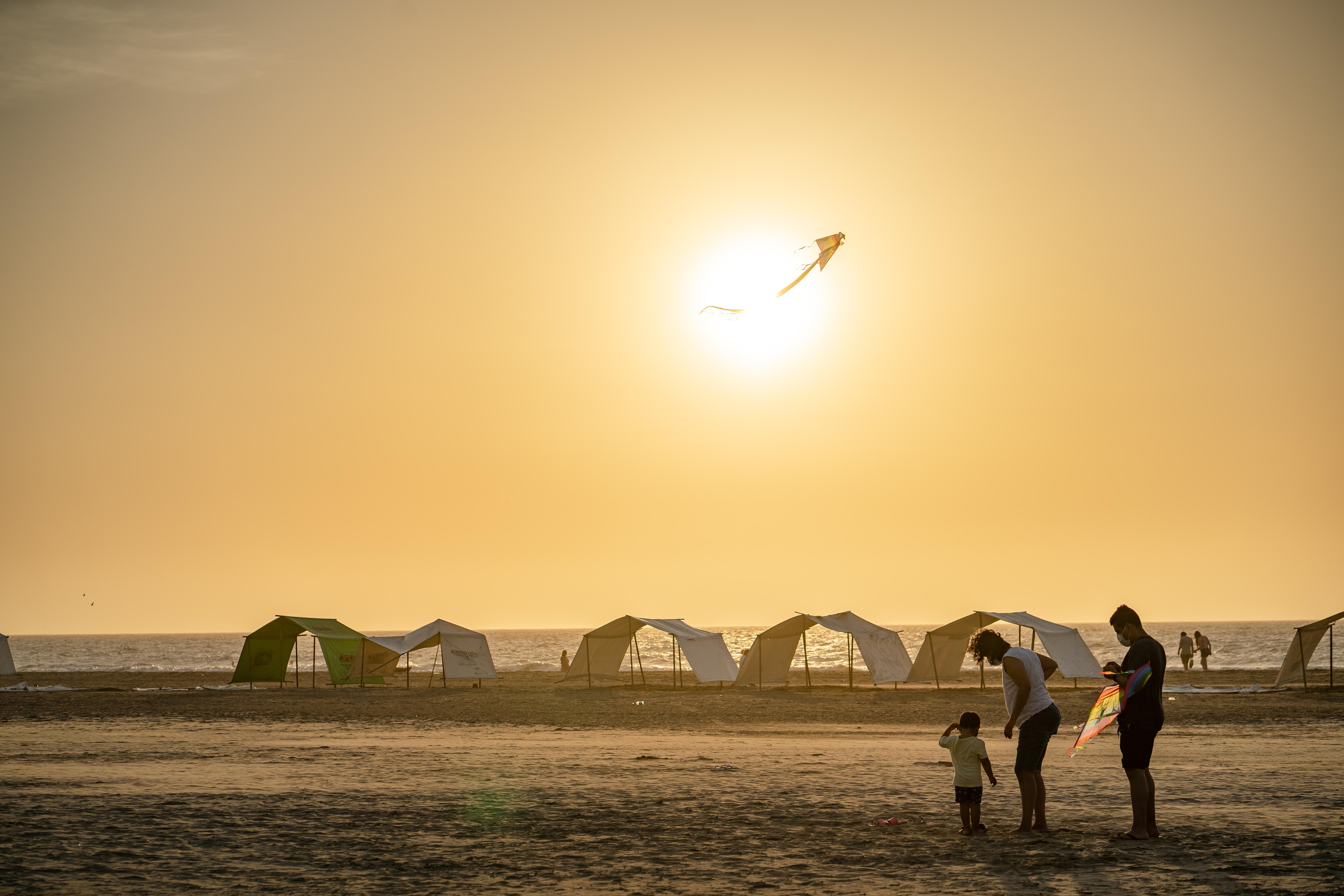 Holiday Inn Cartagena Morros By Ihg Exterior foto Sunset at the beach