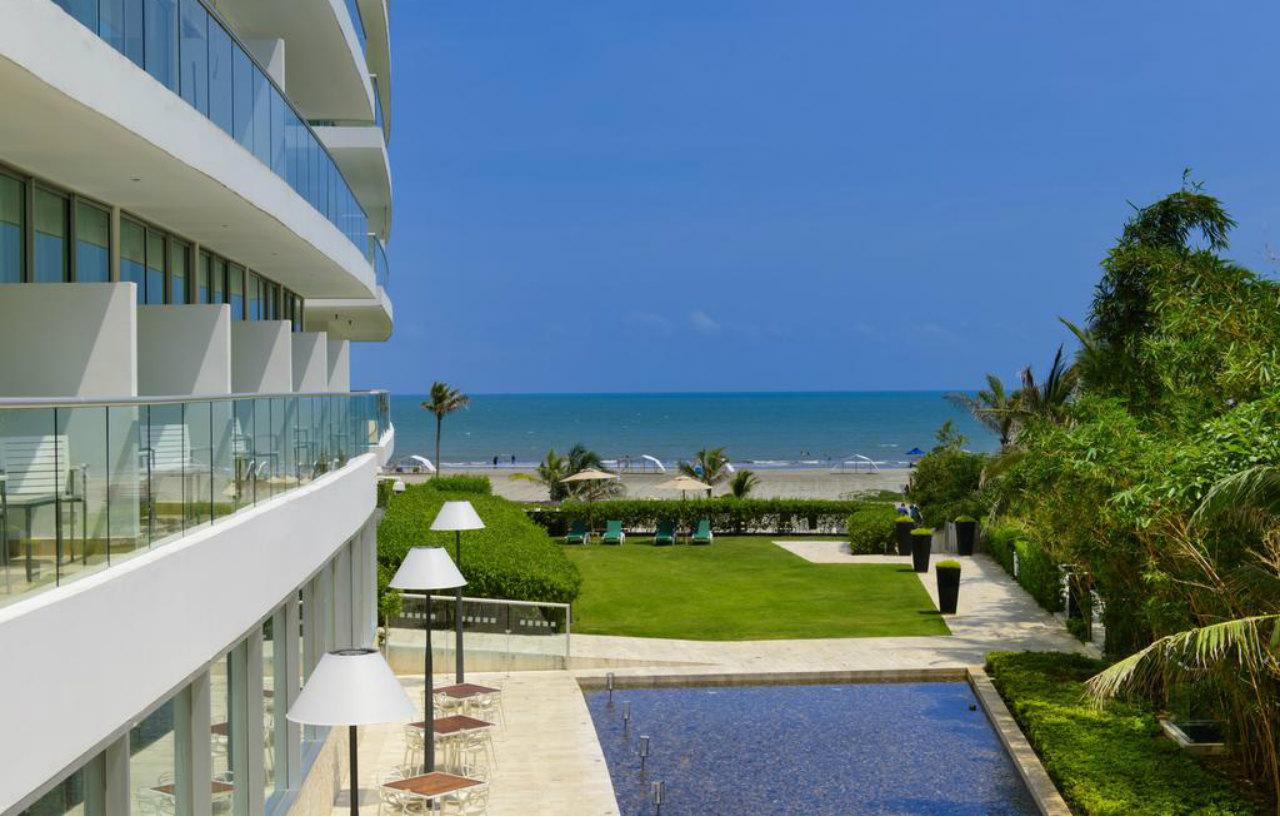 Holiday Inn Cartagena Morros By Ihg Exterior foto View of the beach from the hotel